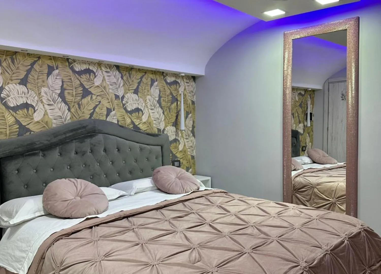 Apartment B&B Peppino De Filippo Naples